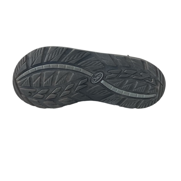 Adjusting straps are cut 1/2 length not for people with wide feet - Picture 9 of 11